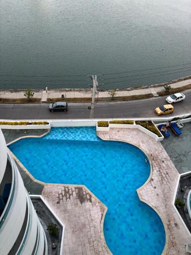 Piscina de la sau aproape de Apartamento 804A Cartagena El Laguito Bocagrande a 1 cuadra de la playa hermosa vista