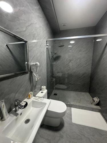 Ένα μπάνιο στο Barys Hotel
