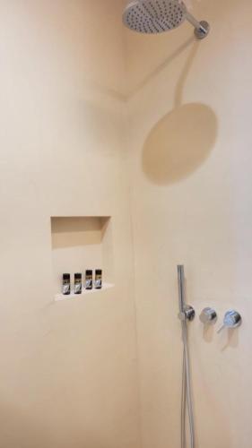 Salle de bains dans l'établissement Maeva Suites Santorini