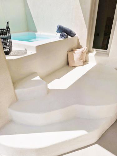 Salle de bains dans l'établissement Maeva Suites Santorini