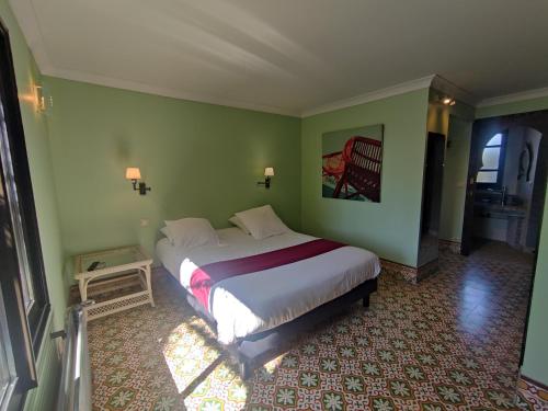 Chambre Emeraude, Riad 9 Couple only au village naturiste
