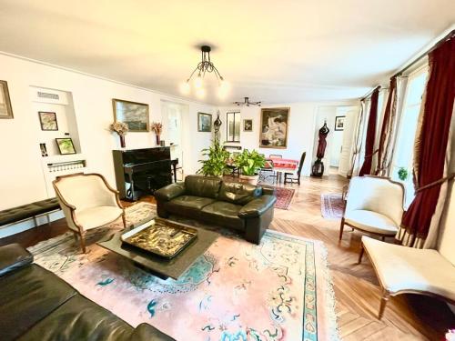Luxury City Center Loft near champs elysees
