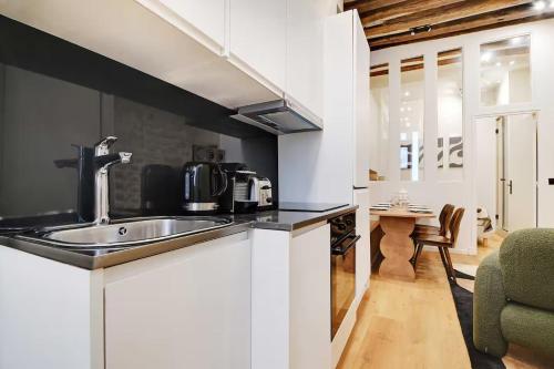 Les Halles - Grands Boulevards Stylish 2BR - 6P