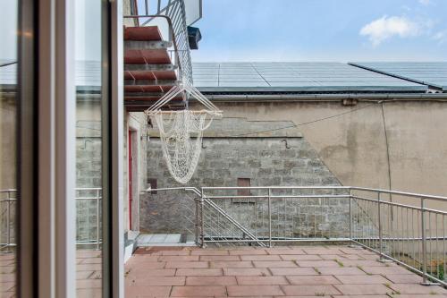 a basketball hoop on the side of a building at Ferienhaus Blumenstock in Steinsfeld
