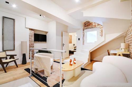 Les Halles - Grands Boulevards Renovated 3BR - 8P