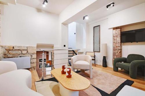 Les Halles - Grands Boulevards Renovated 3BR - 8P