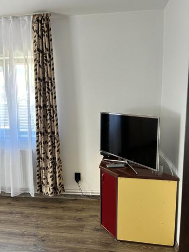 Et tv og/eller underholdning på Casa Rarăului