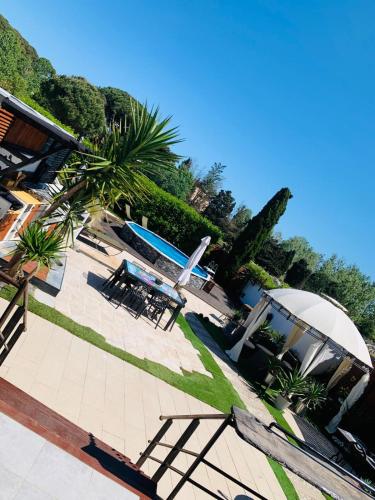 Villa NYVIONI, proche de la mer, avec piscine et SPA