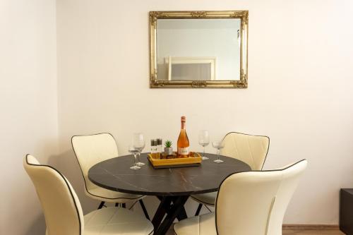 Φωτογραφία από το άλμπουμ του Old Town Sixteen στη Λιουμπλιάνα