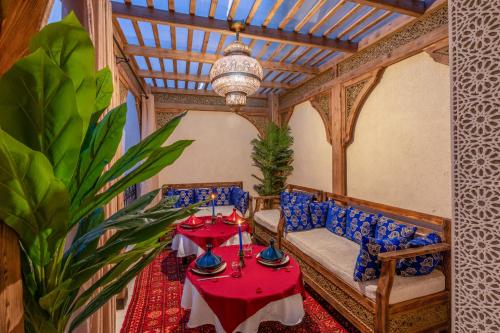 Posezení v ubytování Riad La Perle Bleue Marrakech