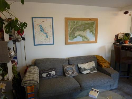 Photo de la galerie de l'établissement Rez-de-jardin enchanteur à 700m du lac au dessus du Petit Port, à Annecy