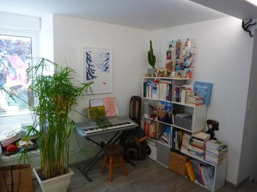 Photo de la galerie de l'établissement Rez-de-jardin enchanteur à 700m du lac au dessus du Petit Port, à Annecy