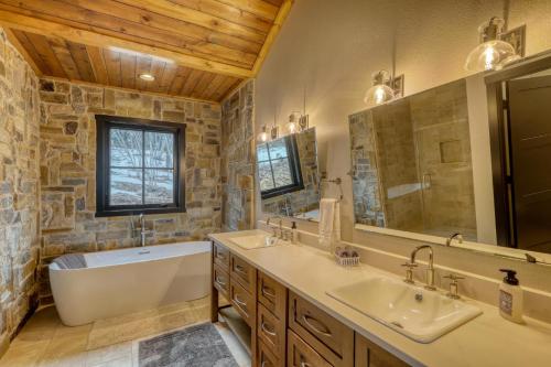 Un baño de Happy Hour Hideaway