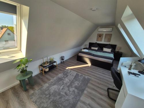 Ένα ή περισσότερα κρεβάτια σε δωμάτιο στο Modernes Zimmer in ruhiger Lage