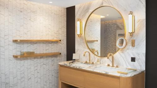 Bilik mandi di ZEM Wellness Clinic Altea - 5 Stars Grand Luxury