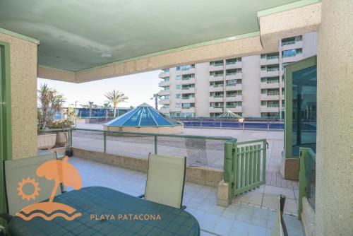 The swimming pool at or close to Patacona Green Holiday