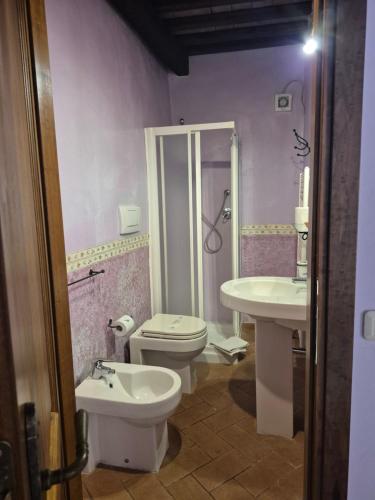 Koupelna v ubytování Ghigo La Locanda di Torquato