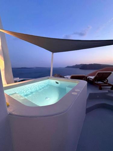 Little Rock Villa - Oia
