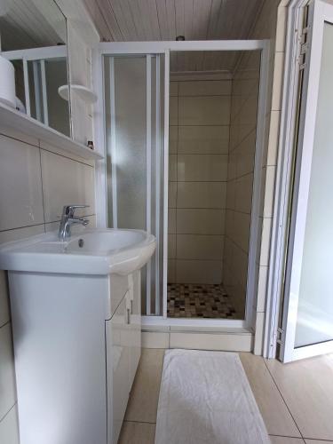 Koupelna v ubytování Capbon Guesthouse