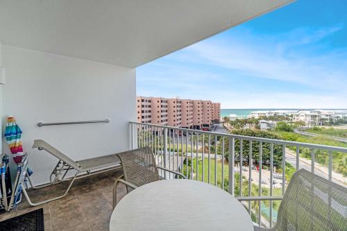 デスティンにあるEmerald Oasis, Emerald Oasis- Gulf Front, Great for Families and Close to Destin Harbor!のギャラリーの写真