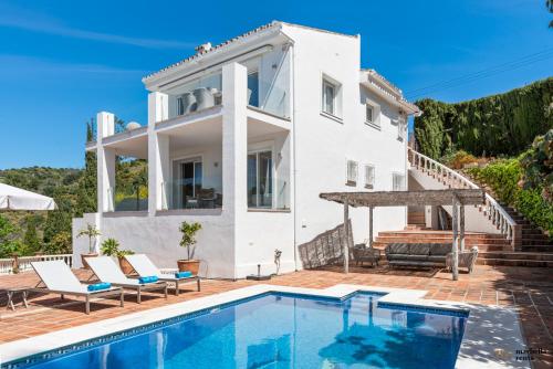Villa Vista Royale Ref #100