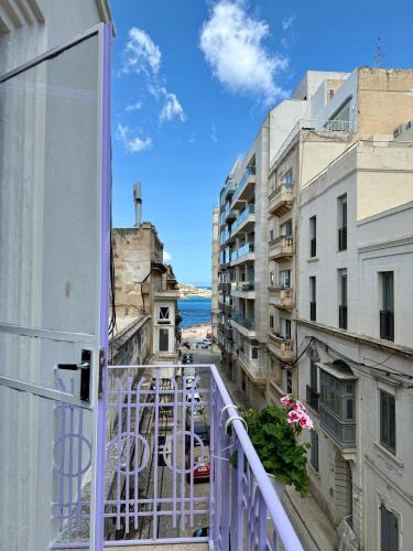 Το κτήριο όπου στεγάζεται  το hostel