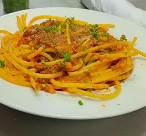 Φαγητό σε αυτό το διαμέρισμα ή κάπου εκεί κοντά