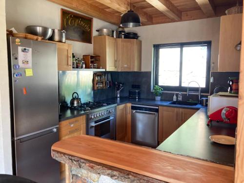 Kuchyň nebo kuchyňský kout v ubytování Maison Vallouise 4 à 8 personnes 120m² lumineuse