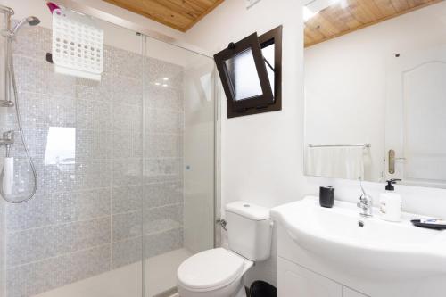 Ένα μπάνιο στο Home2Book Peaceful Apt & Sea View Terrace in Arico