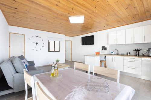 Η κουζίνα ή μικρή κουζίνα στο Home2Book Peaceful Apt & Sea View Terrace in Arico