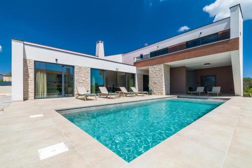 Villa with Stunning Views