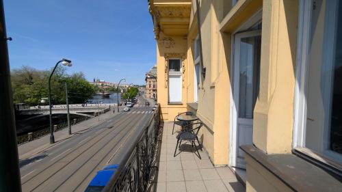 Riverside Gem w Balcony View