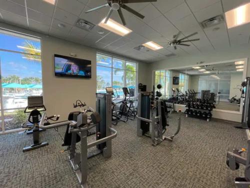 Luxurious 5BR w Pool, Spa, Game Room & BBQ Grill photo 66
