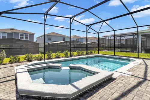 Luxurious 5BR w Pool, Spa, Game Room & BBQ Grill photo 7