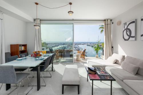 243-Fully Renovated-Puerto Banus Marbella Front Line Penthouse