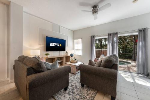 Stay Close to Disney in Your 3-Bedroom Haven photo 11