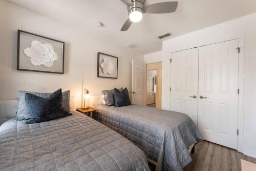 Stay Close to Disney in Your 3-Bedroom Haven photo 9
