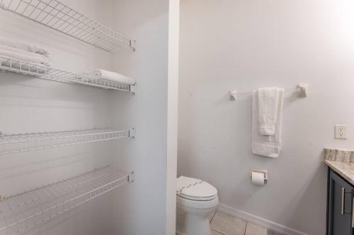 Stay Close to Disney in Your 3-Bedroom Haven photo 28