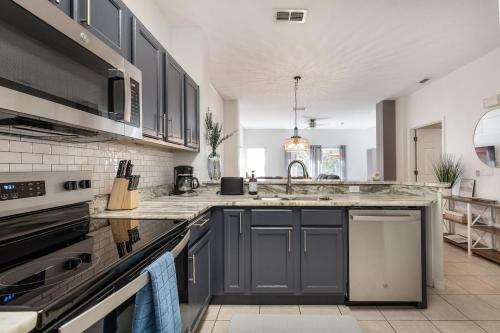 Stay Close to Disney in Your 3-Bedroom Haven photo 16