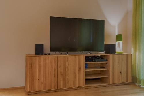 Μια τηλεόραση ή/και κέντρο ψυχαγωγίας στο "Staufen Lodge", Oberstaufen