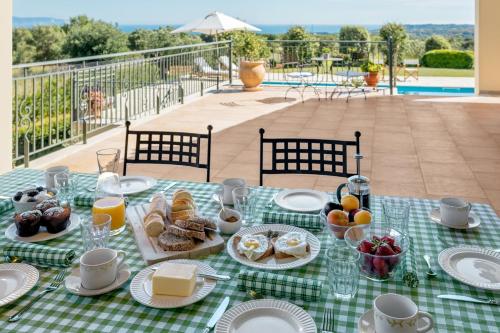 Gallery image of Splendid Kefalonia Villa 2 Bedrooms Villa Olivia Great Sea & Mountain Views Trapezaki in Kefallonia