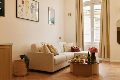 Lavie Maison Marais AC Hot Tub