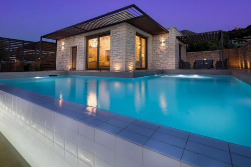 Fotografia z galérie ubytovania Deluxe Crete Villa Villa Kronos 3 Bedroom Sea View Chania v destinácii Kambiá