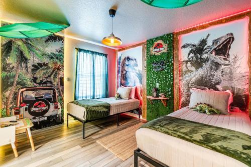 Unwind in Your 5-Bedroom Oasis photo 3