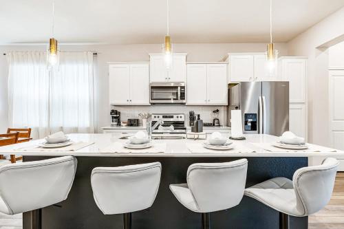 Unwind in Your 5-Bedroom Oasis photo 13