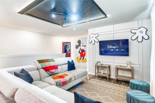 Unwind in Your 5-Bedroom Oasis photo 29