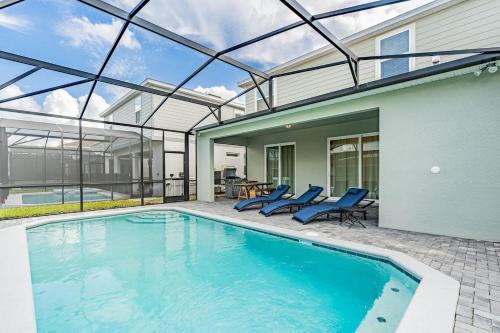 Unwind in Your 5-Bedroom Oasis photo 44