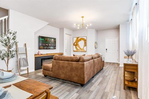 Unwind in Your 5-Bedroom Oasis photo 18