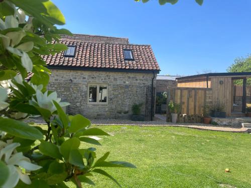 En have udenfor The Hideaway & Sauna at Ring O'Bells