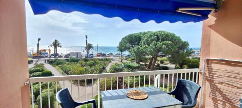 1 bedroom apartment - sea view